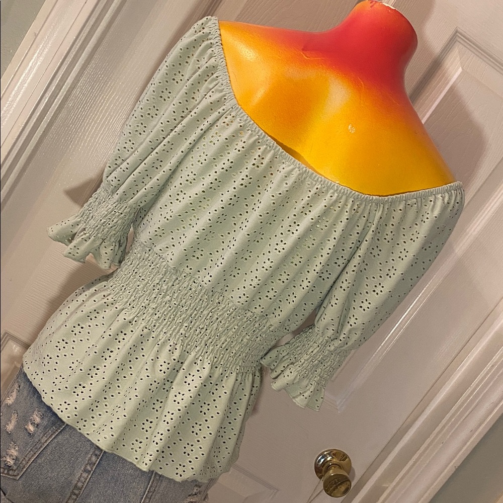 URBAN Romantics Eyelet Smocked Blouse - Mint Green - Picture 7 of 9